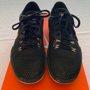 Nike Flywire Sneakers